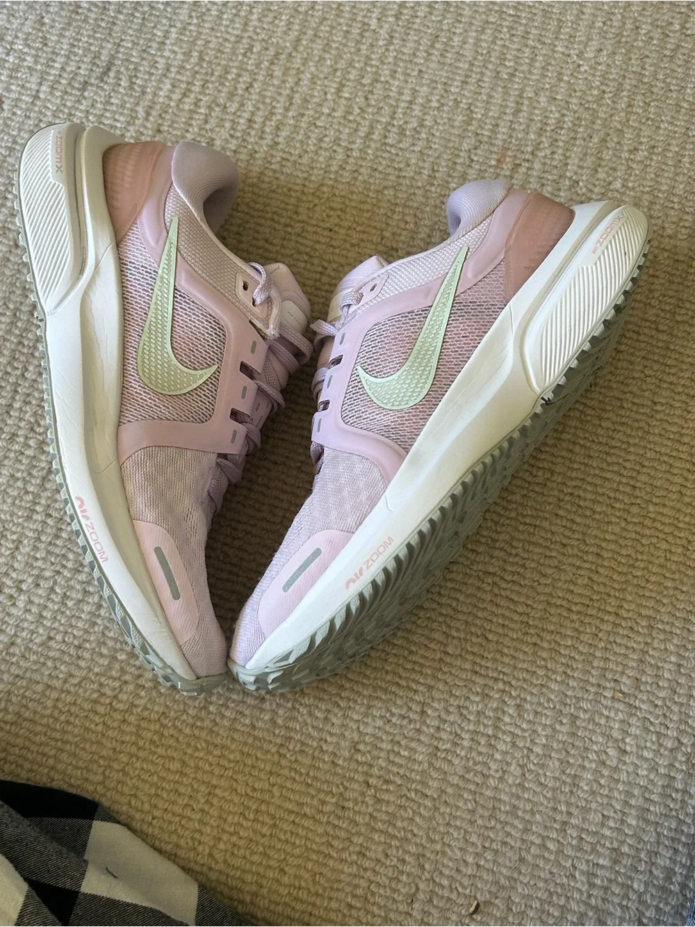 Nike Women’s Vomero 16 Running Shoes - Pale Pink